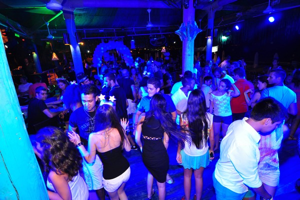 Saturday Night At Edde Sands